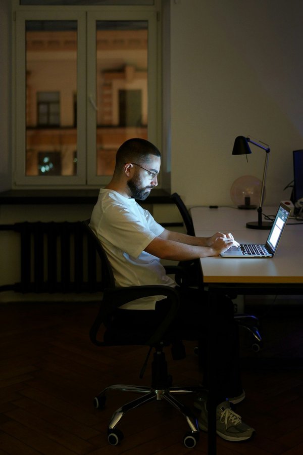 Devenir rédacteur web : guide complet pour réussir en 2024